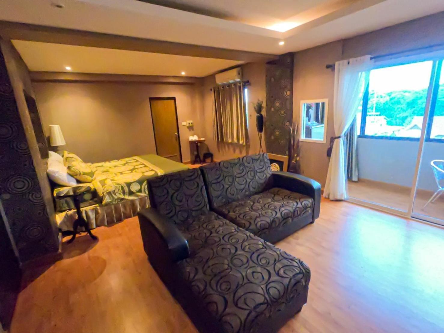 Inspire House Hotel Chiang Mai Exteriör bild